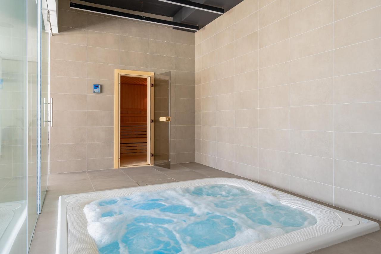 Cosy And Centrally Located Apartment In Естепона Екстериор снимка