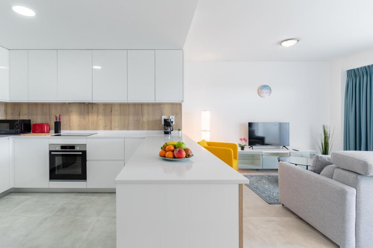 Cosy And Centrally Located Apartment In Естепона Екстериор снимка