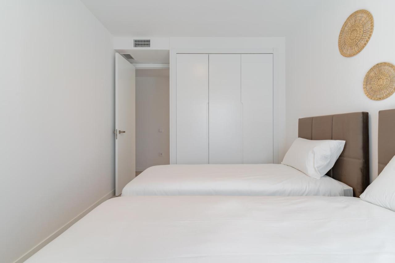 Cosy And Centrally Located Apartment In Естепона Екстериор снимка